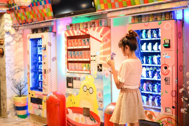 Tips on How to Start a Vending Machine Business